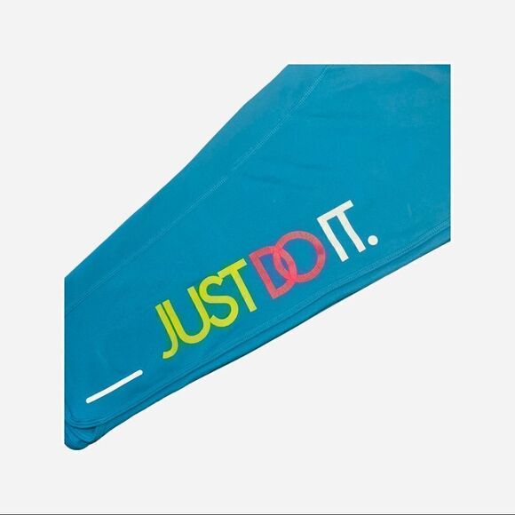 Nike Running Crops   - Picture 2 of 5